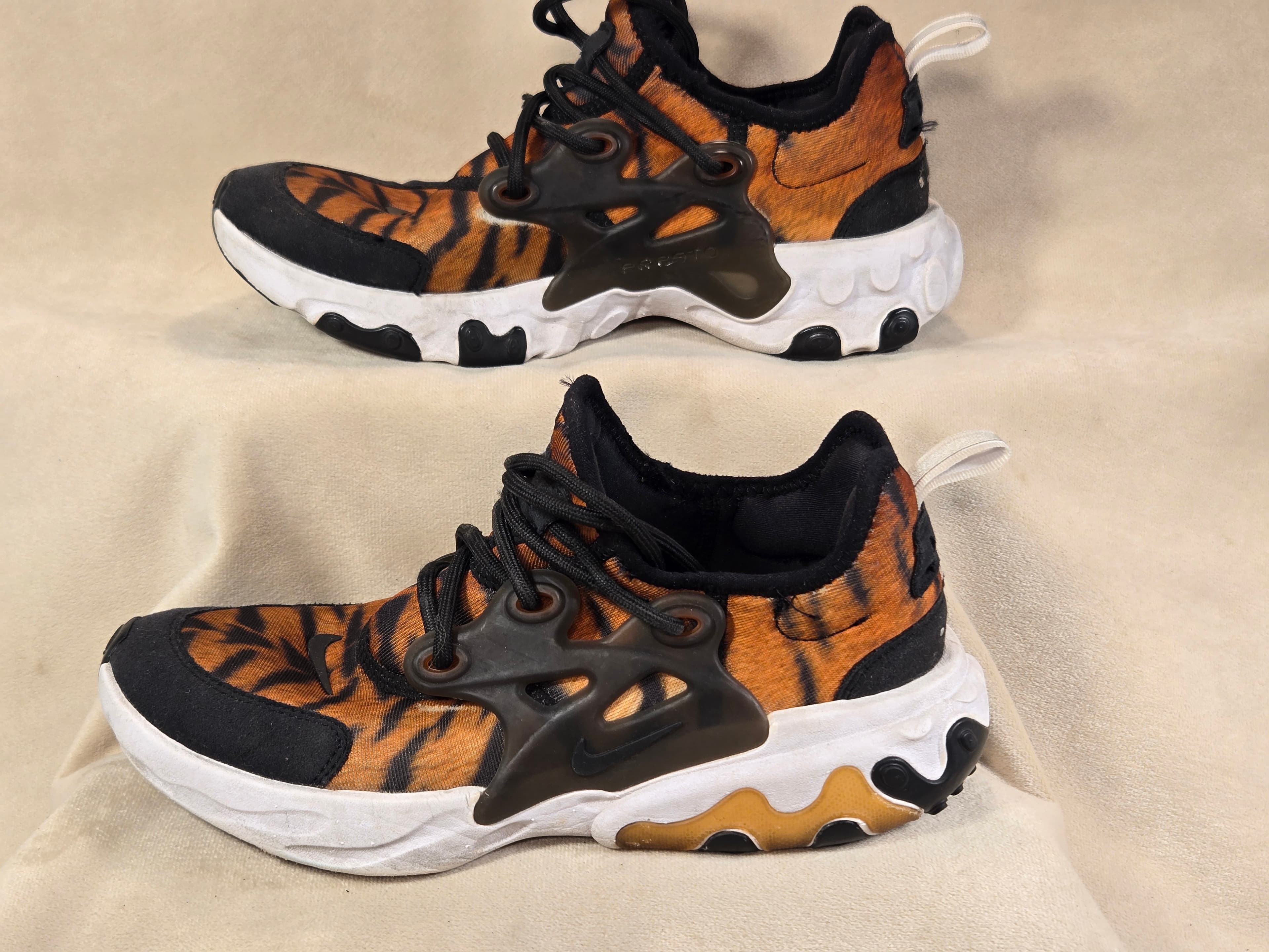 Nike React Presto Boys Youth Size 5Y Tiger Print Orange Black Running Shoes Rare - Thumbnail 5