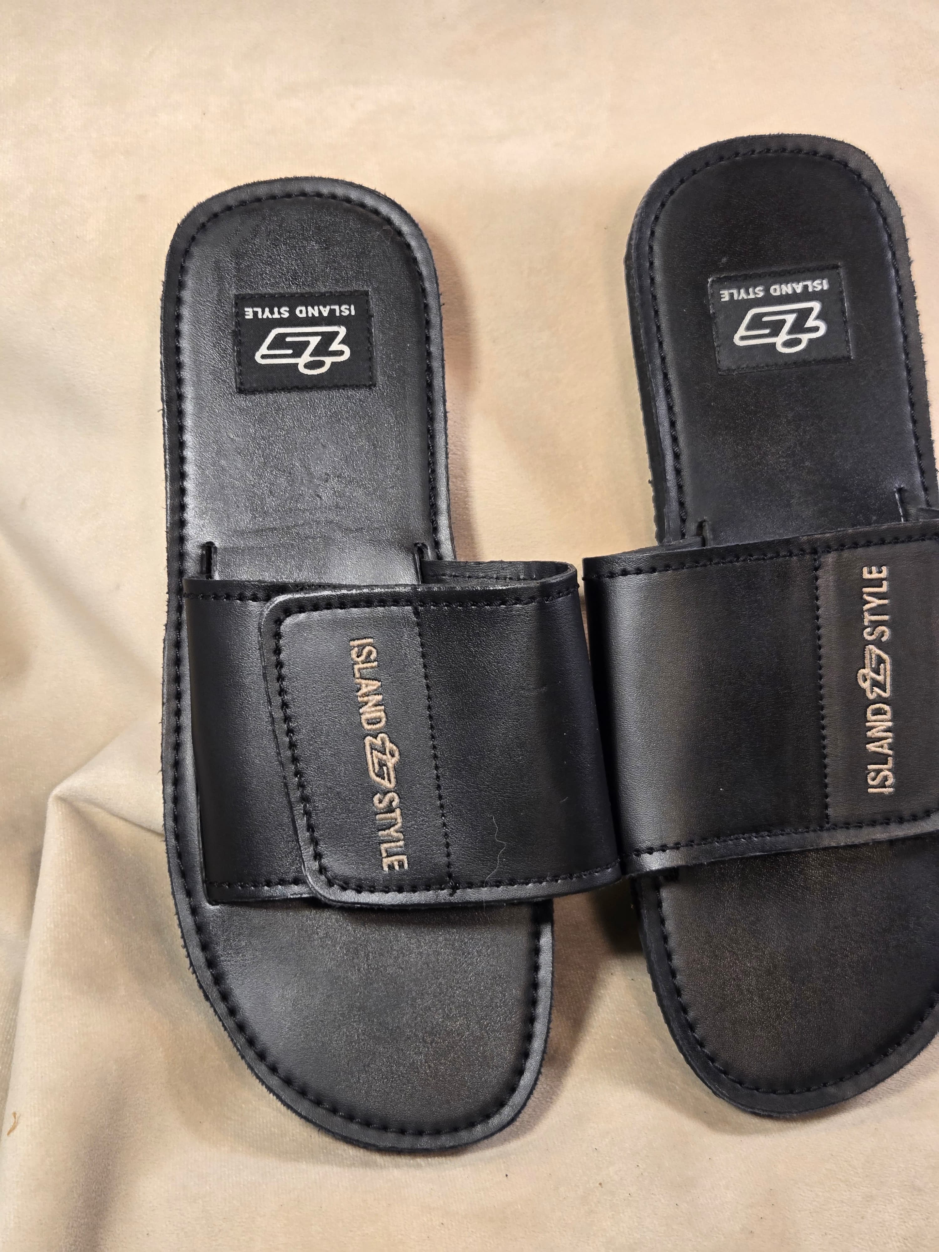 Island Style Black Slide Sandals - Thumbnail 2