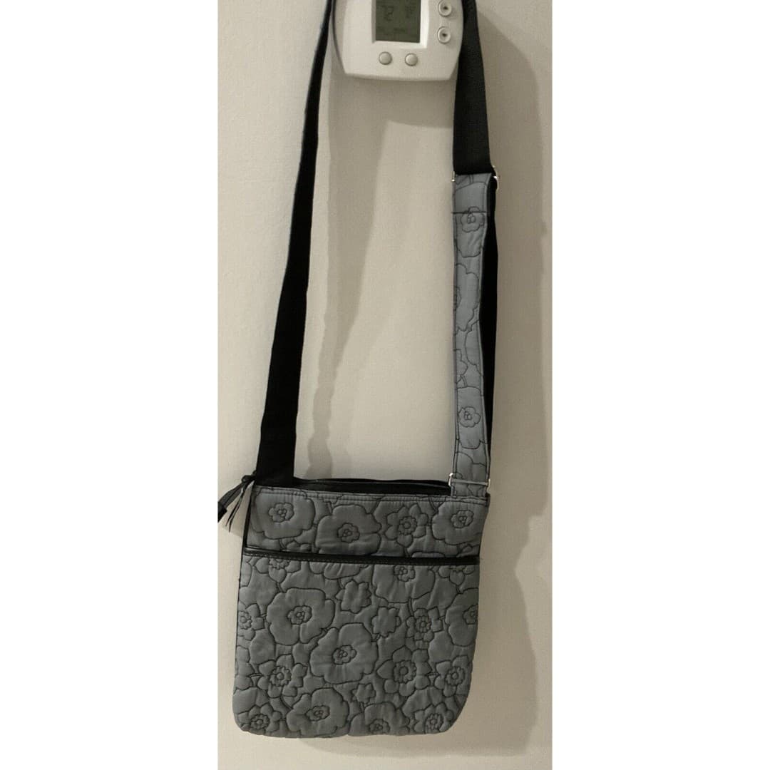 Thirty One Quilted Floral Design Crossbody/ Shoulder Bag Women's Gray - Thumbnail 8