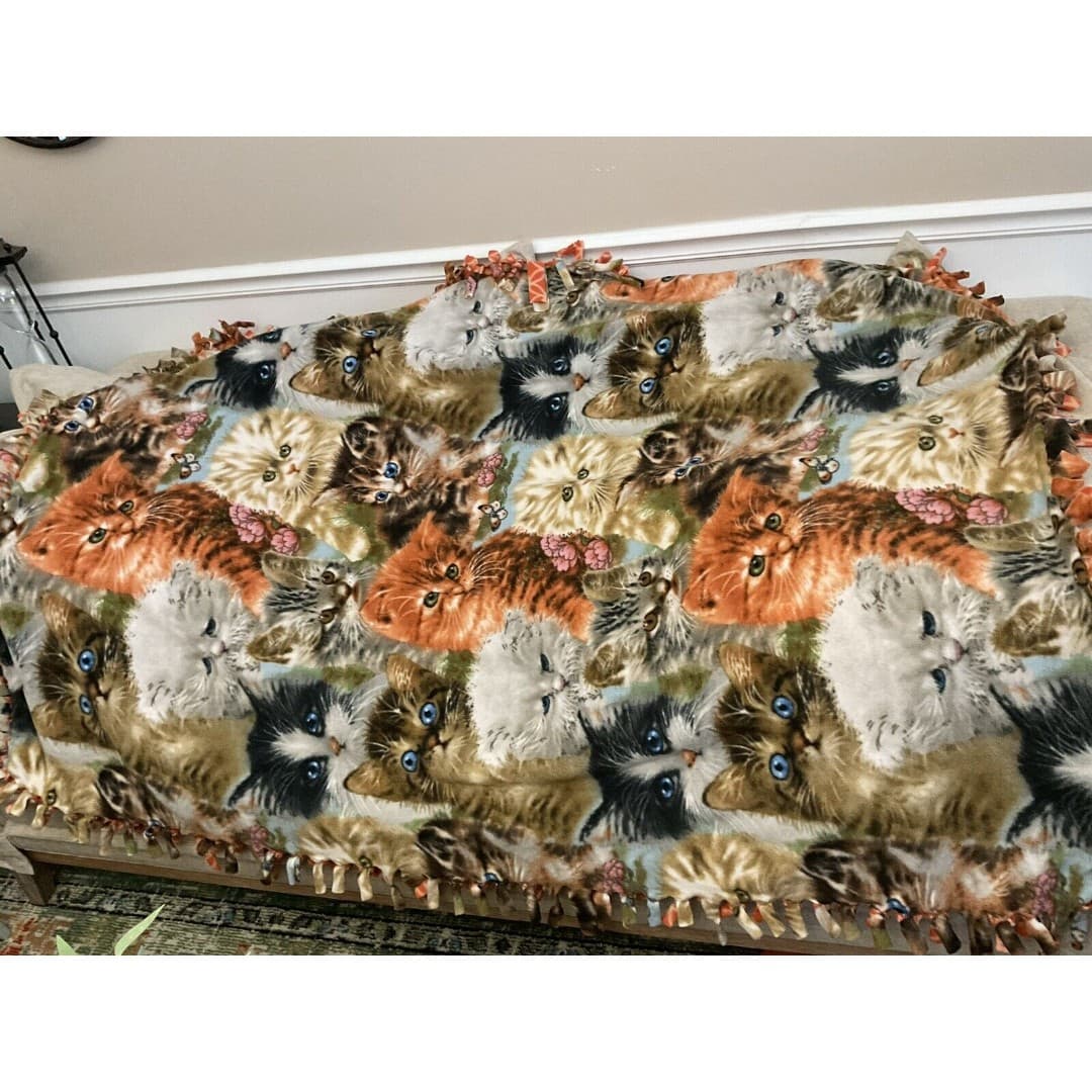 Adorable Kittens Fleece Reversible Blanket 58” X 72” - Thumbnail 4
