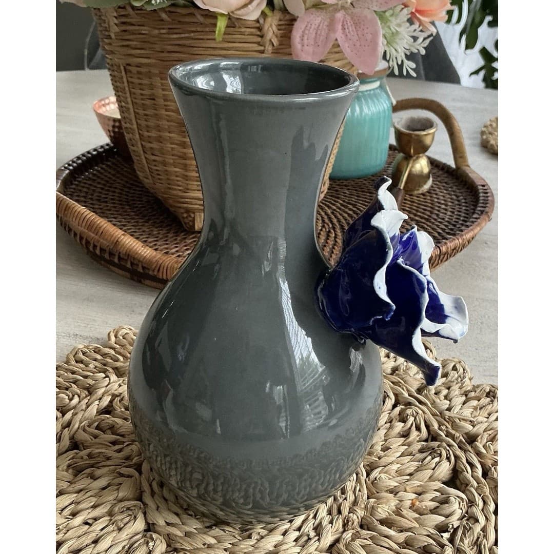 Anthropologie Gray 3D Blue Pansy Flower Vase 8" Cottage Core Excellent - Thumbnail 6