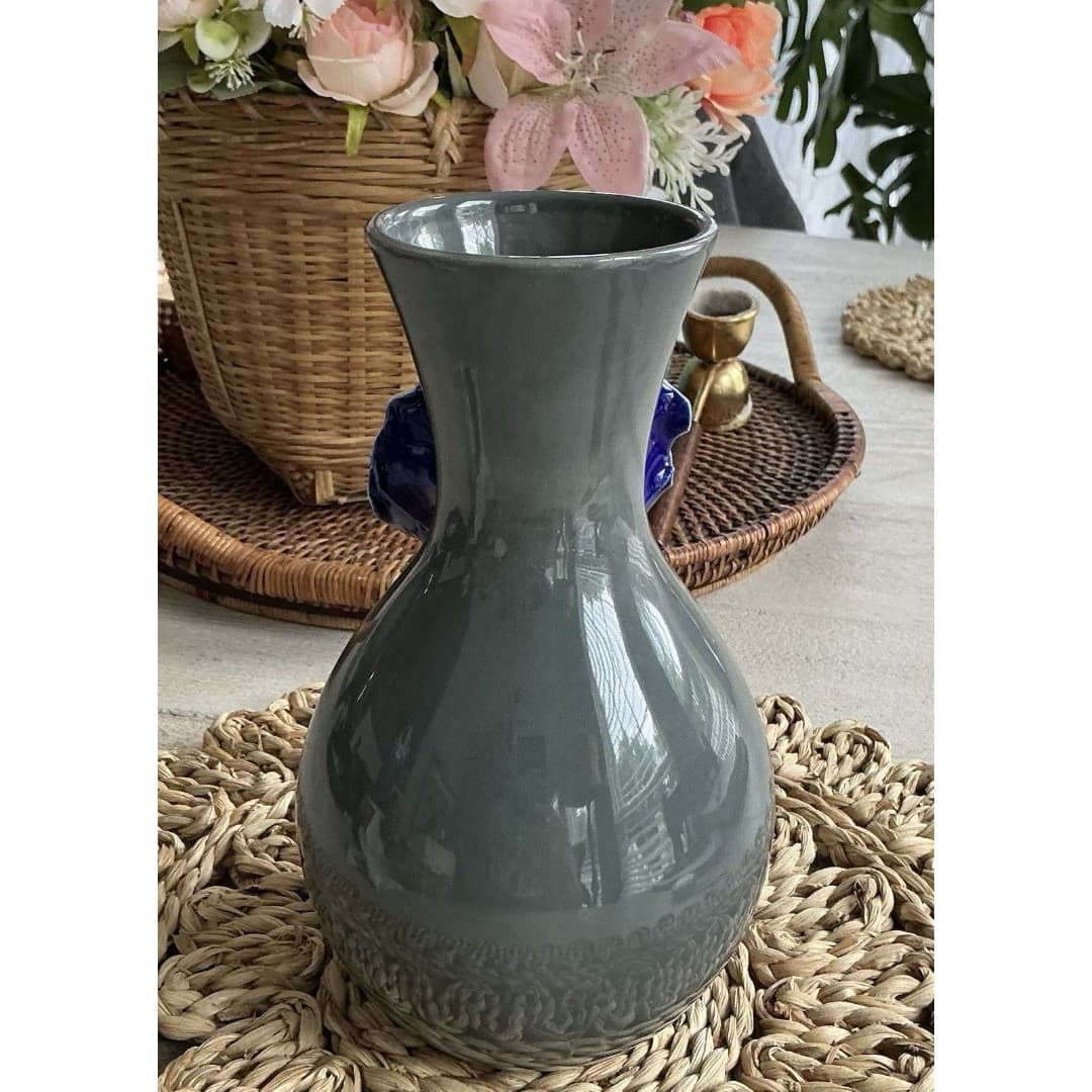 Anthropologie Gray 3D Blue Pansy Flower Vase 8" Cottage Core Excellent - Thumbnail 5