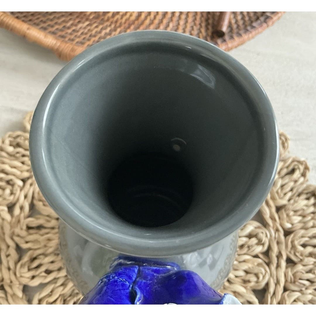 Anthropologie Gray 3D Blue Pansy Flower Vase 8" Cottage Core Excellent - Thumbnail 8
