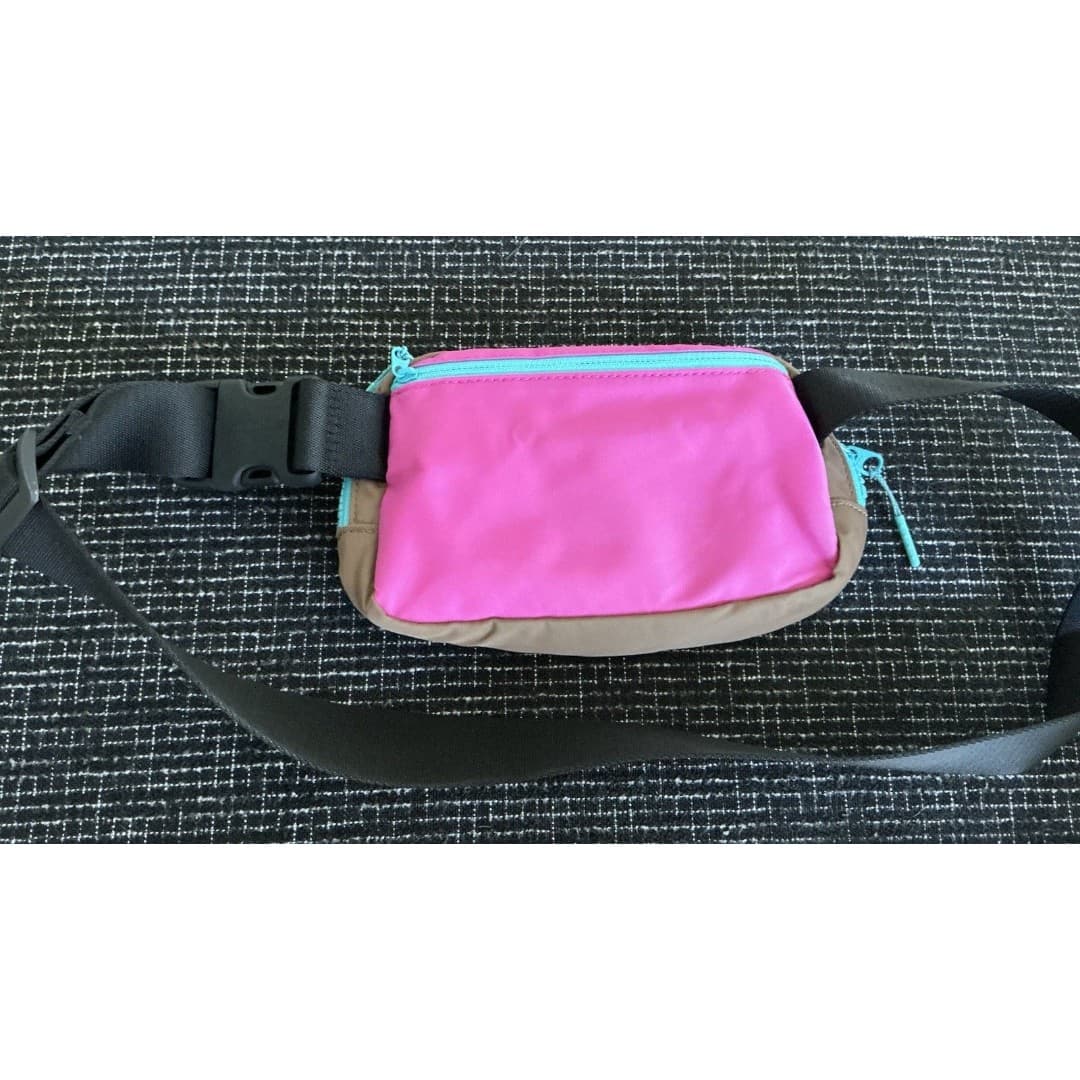 Lululemon Everywhere Belt Bag 1L Highlight Pink/Cacao/Black - Thumbnail 4