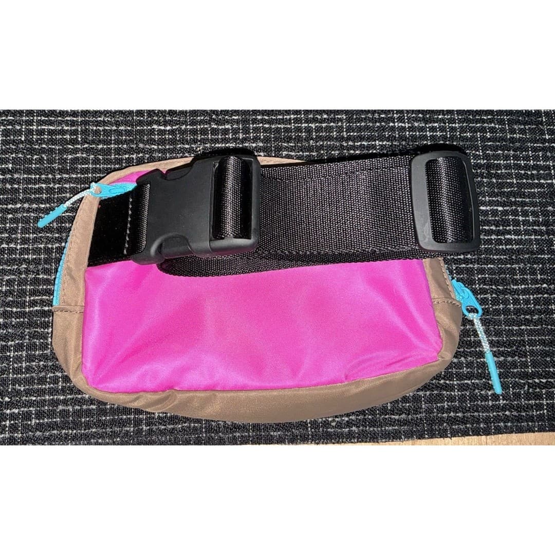 Lululemon Everywhere Belt Bag 1L Highlight Pink/Cacao/Black - Thumbnail 8