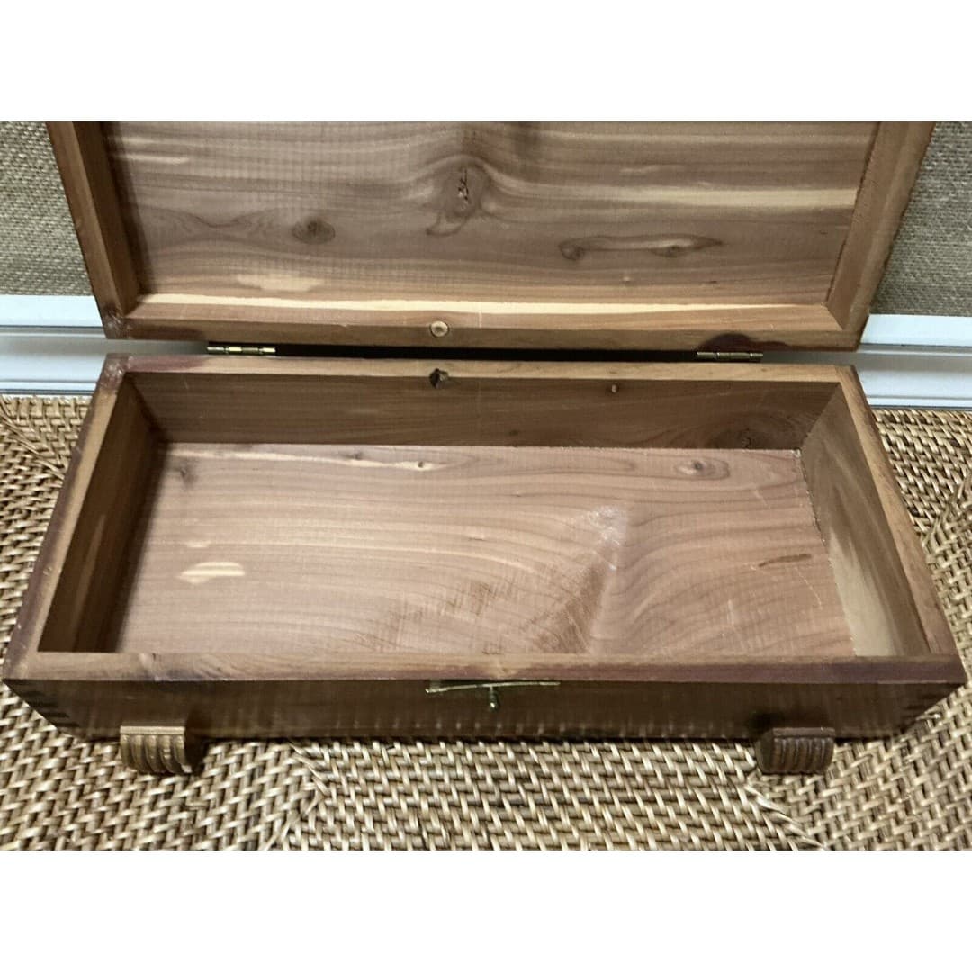 Vtg Hand Cedar Wood Jewelry Treasre Chest Box With Couple Emblem - Thumbnail 6