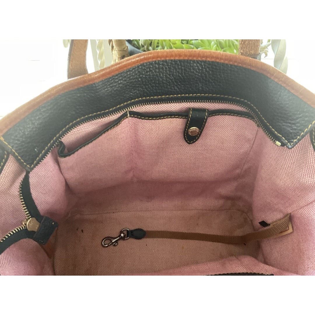 Dooney & Bourke Pebble Grain Charleston Tote Black and Brown, Pre owned. - Thumbnail 7