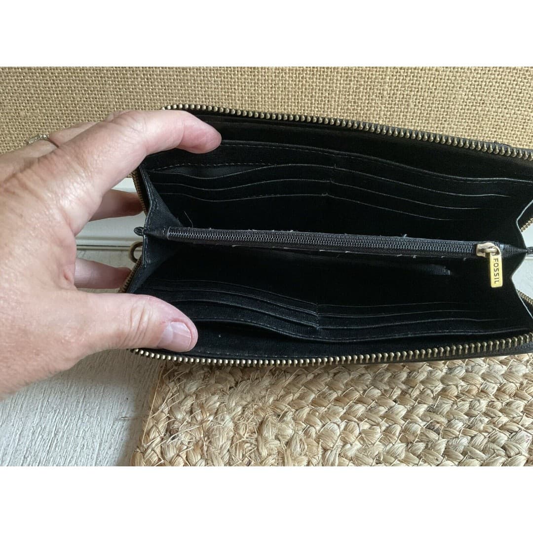 Fossil Leather Wallet Wristlet for Women black gold Zip Around 8" X 4" - Thumbnail 4