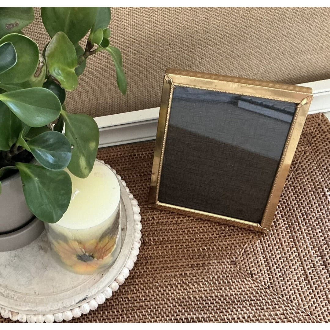 Vtg MCM Gold Frame W/Oval Shape Photo Frame 5x7 - Thumbnail 2