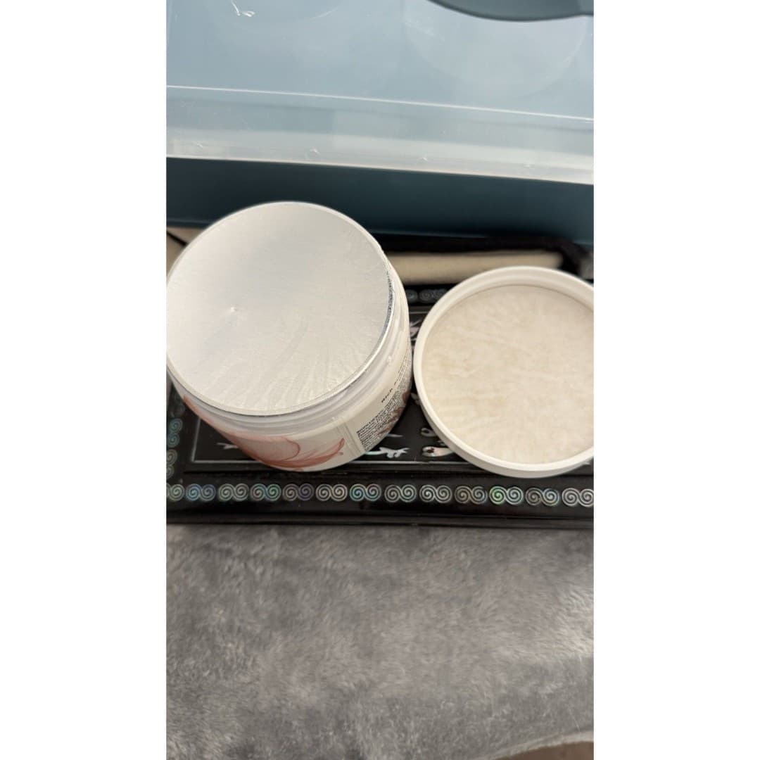 Victoria's Secret Coconut Milk & Rose Exfoliating Body Scrub 13oz DISCONTINUED - Thumbnail 3