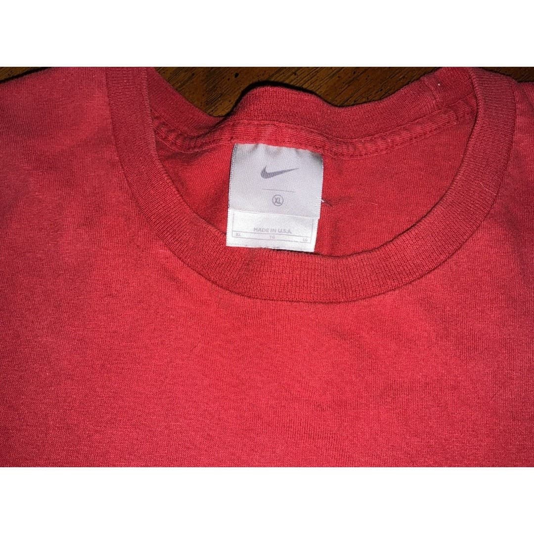 Vintage 90s Nike Athletics Spell Out T-Shirt Red Size XL - Thumbnail 3