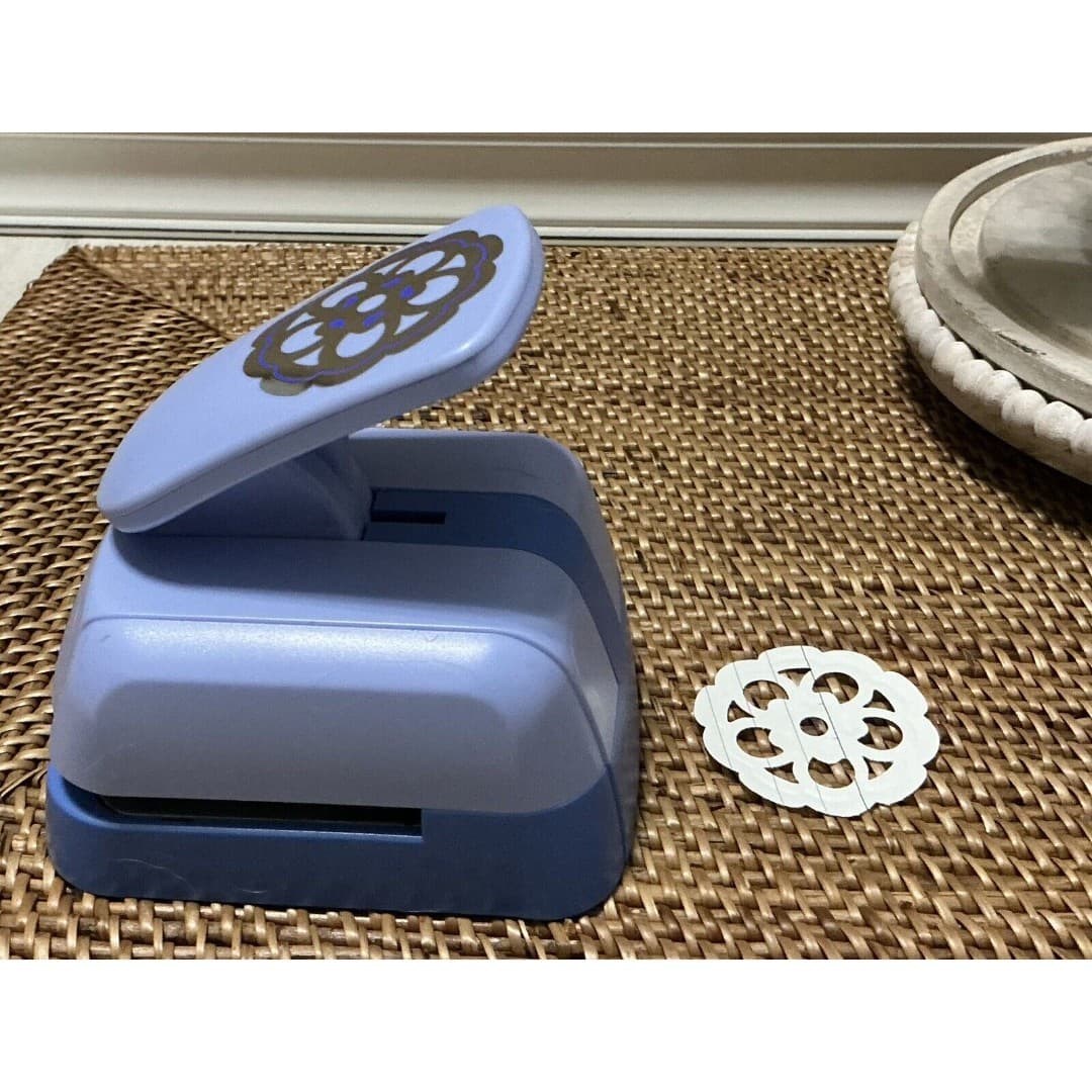 Marvy Uchida Snowflake/Flower Shaped Paper Punch Craft Scrapbooking - Thumbnail 2