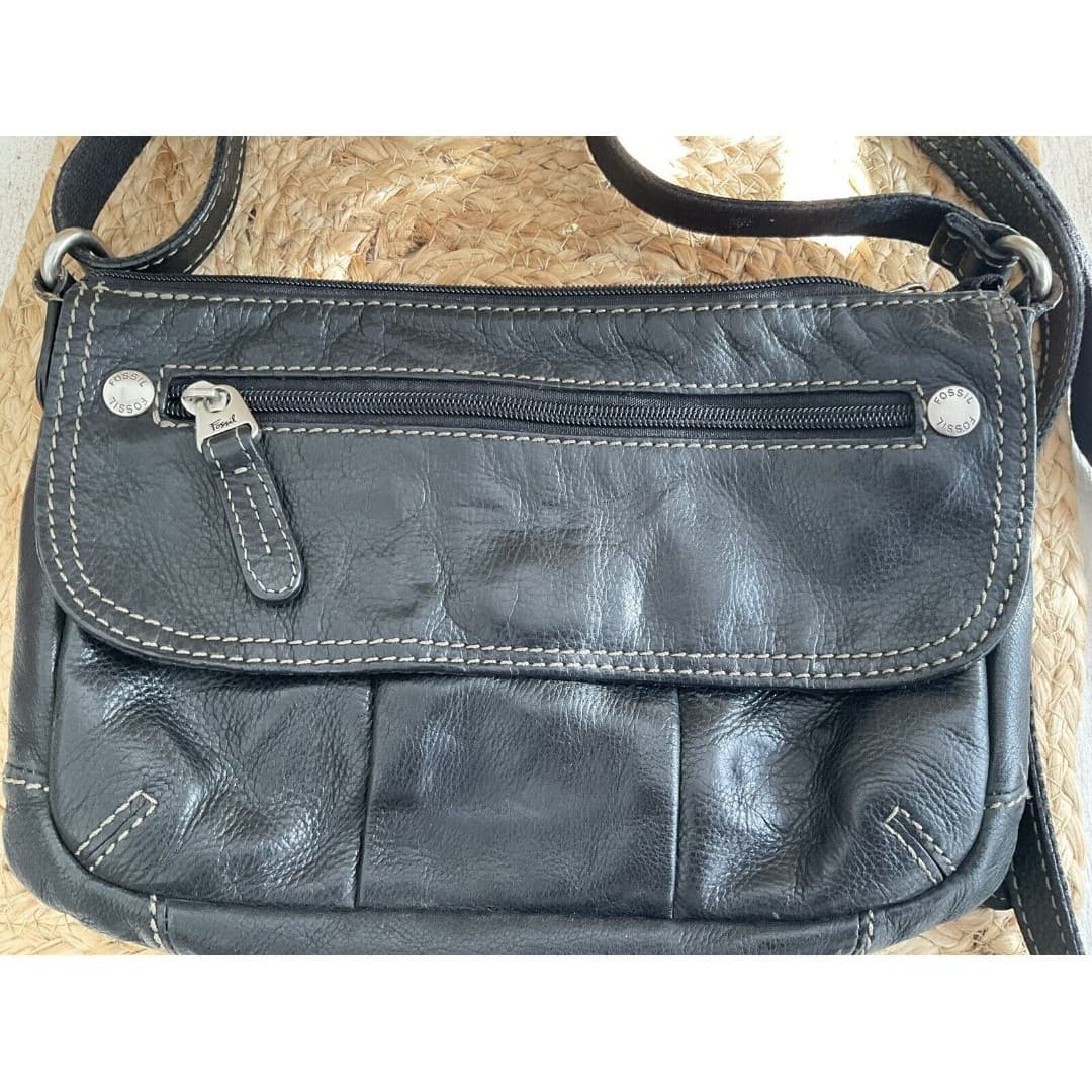 Fossil Small Leather Classic Crossbody Purse Bag Adjustable Strap Black - Thumbnail 2