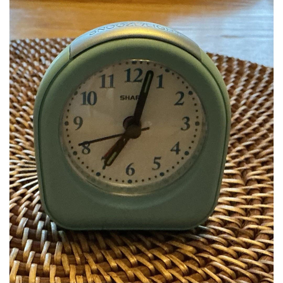 Sharp Battery Operated Quartz Analog Alarm Clock SPC844T Teal Mint