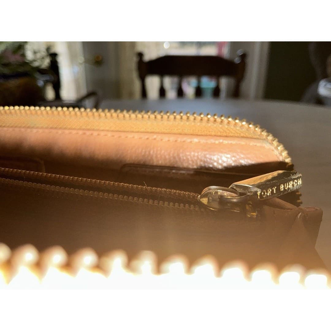 Tory Burch Thea Zip Around Wallet Wristlet Cognac Brown READ - Thumbnail 6