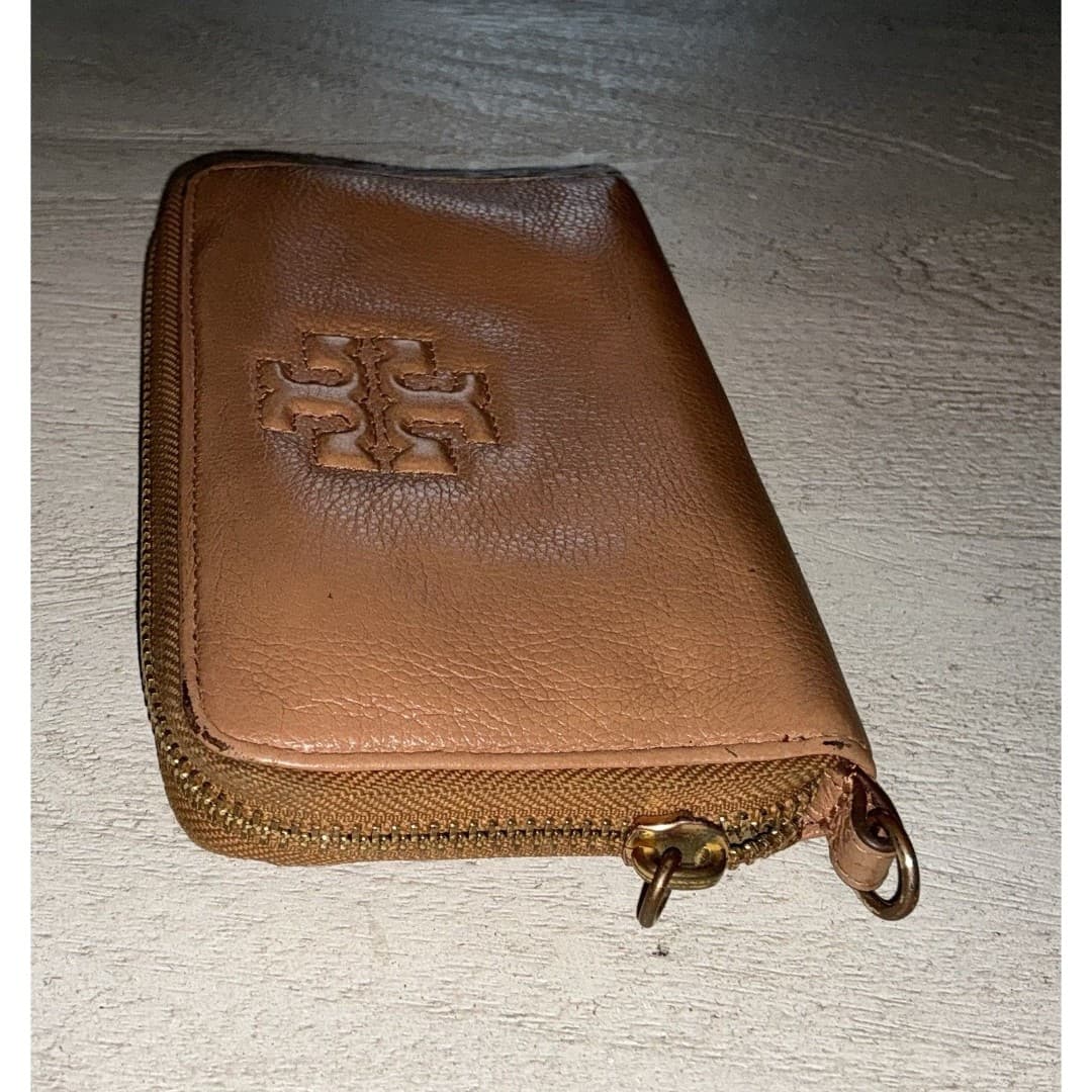 Tory Burch Thea Zip Around Wallet Wristlet Cognac Brown READ - Thumbnail 3