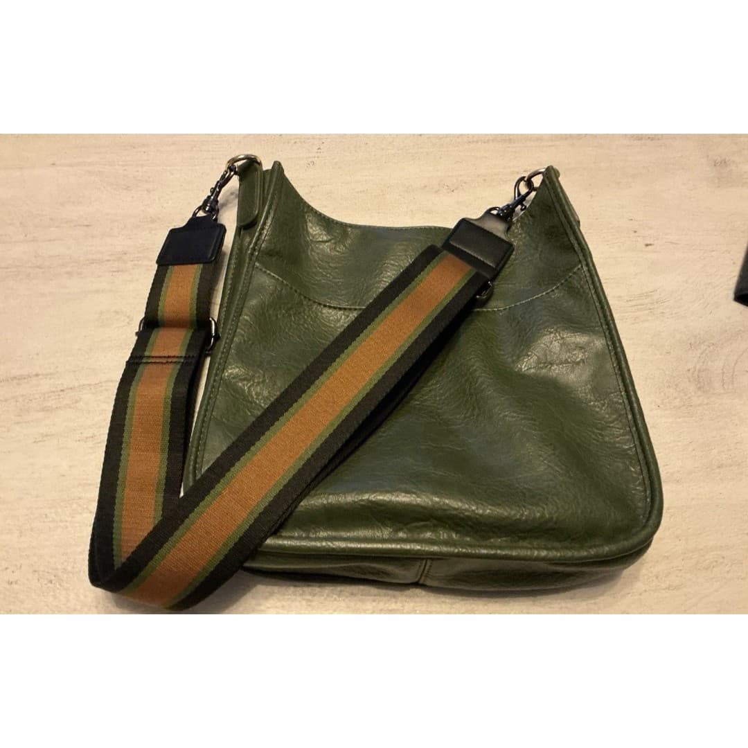 Ah-Dorned Silver Vegan Leather Crossbody Messenger Bag w/ Strap - Thumbnail 6
