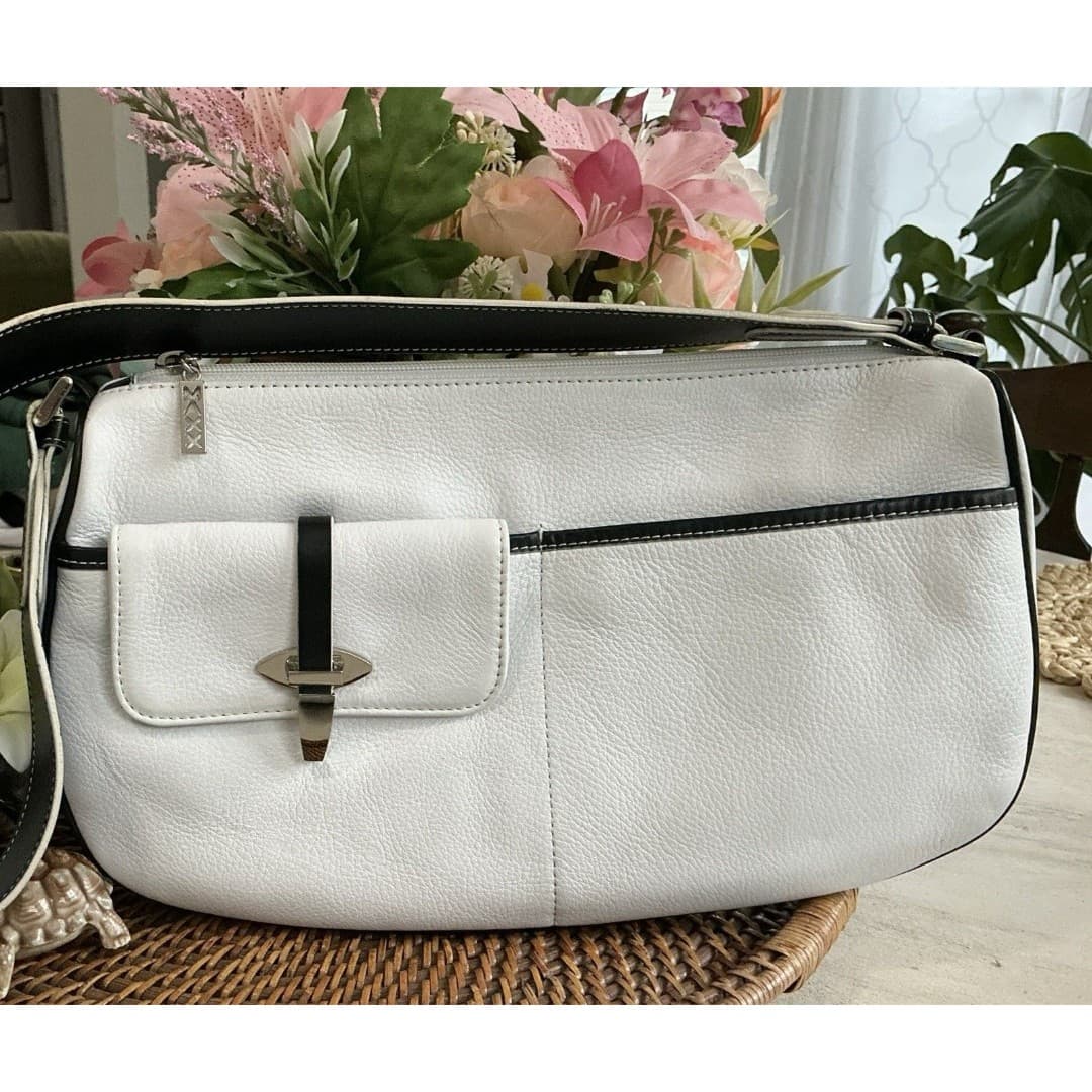 MAXX New York Leather Handbag Shoulder Adjustable White Pebbled Silver Hardware - Thumbnail 12