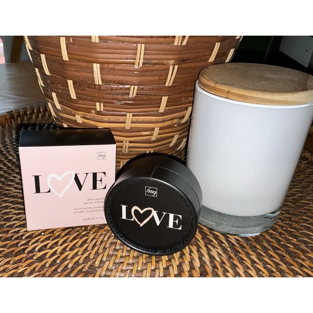 Avon FMG Love Glow Beads Colors Of Love Wild Hearts