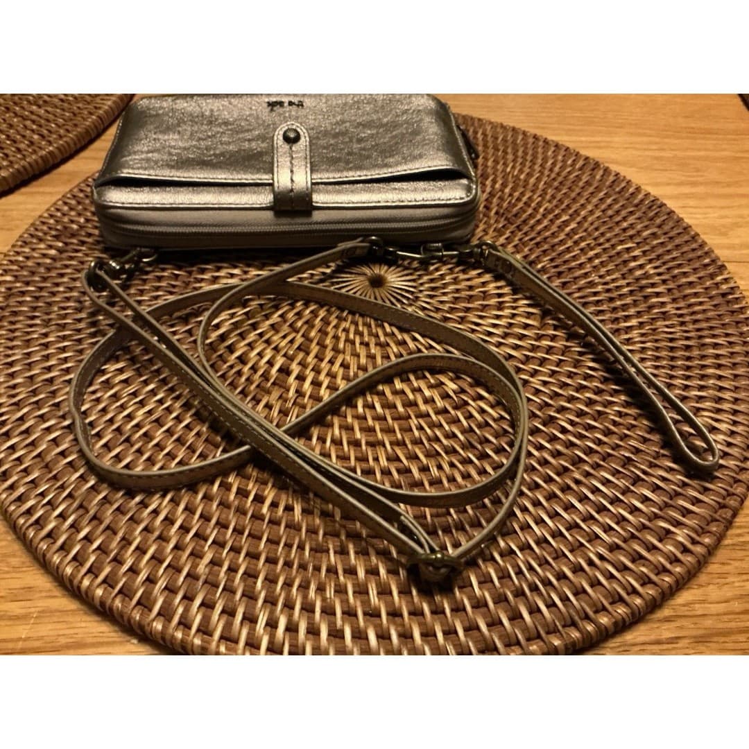 The Sak Leather Iris 3 in 1 Metallic Gold Crossbody Clutch Zip Around Wallet Bag - Thumbnail 11