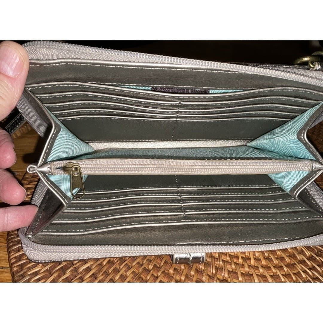 The Sak Leather Iris 3 in 1 Metallic Gold Crossbody Clutch Zip Around Wallet Bag - Thumbnail 7