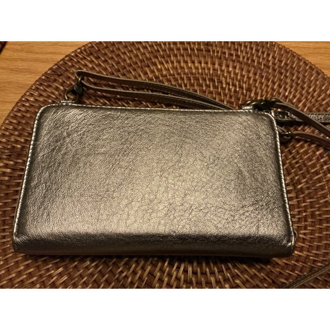 The Sak Leather Iris 3 in 1 Metallic Gold Crossbody Clutch Zip Around Wallet Bag - Thumbnail 2