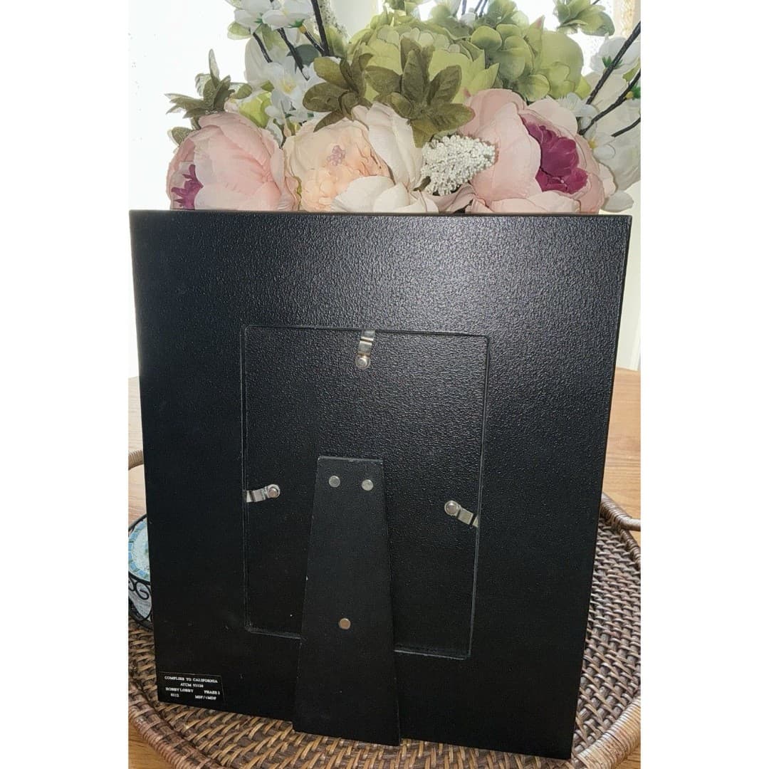 Green Tree Black & Tan Distressed Picture Frame Holds 5x7” Photo And Stands 12” - Thumbnail 3