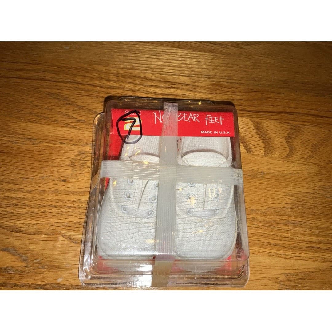No Bear Feet Child’s White Tennis Shoes Sz 2 New - Thumbnail 3