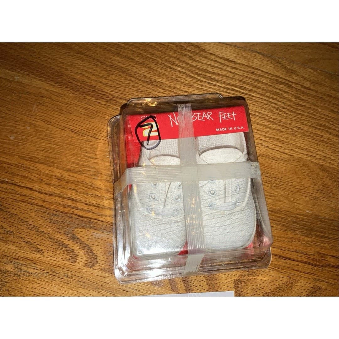 No Bear Feet Child’s White Tennis Shoes Sz 2 New - Thumbnail 4