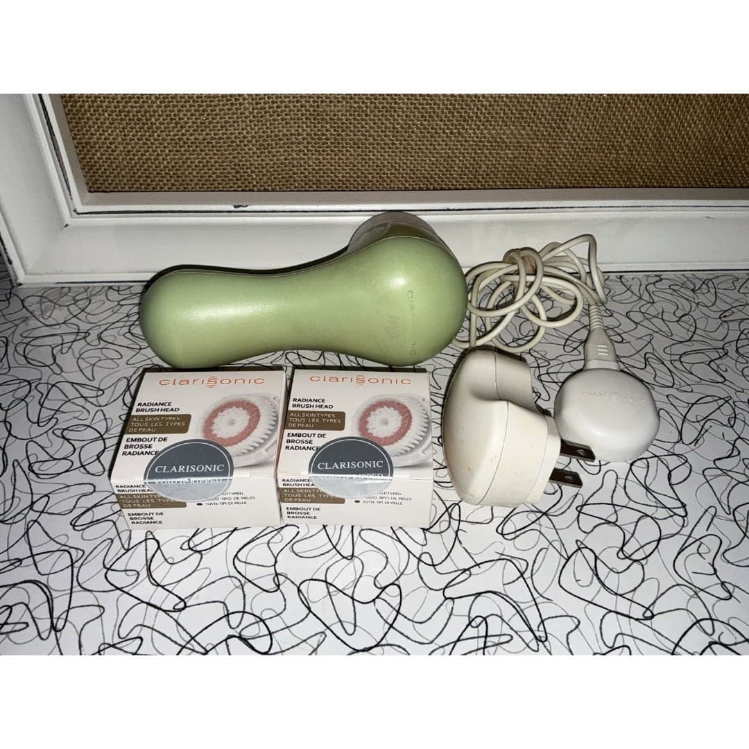 Clarisonic Mia Electric Facial Cleansing Brush - Extras - Thumbnail 3