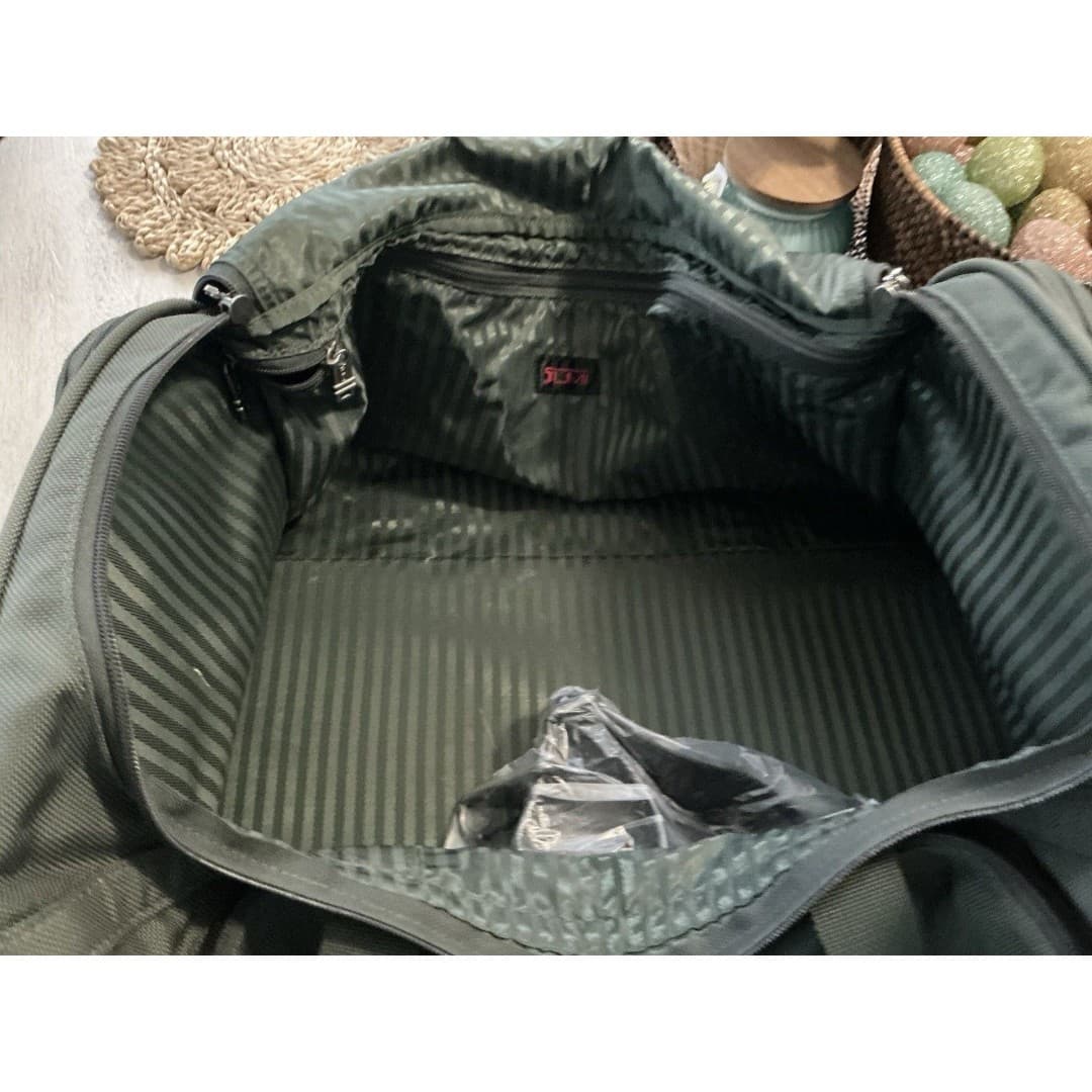 TUMI Travel Duffle Bag Green Forrest Gym Bag Weekender Bag Leather Strap - Thumbnail 11