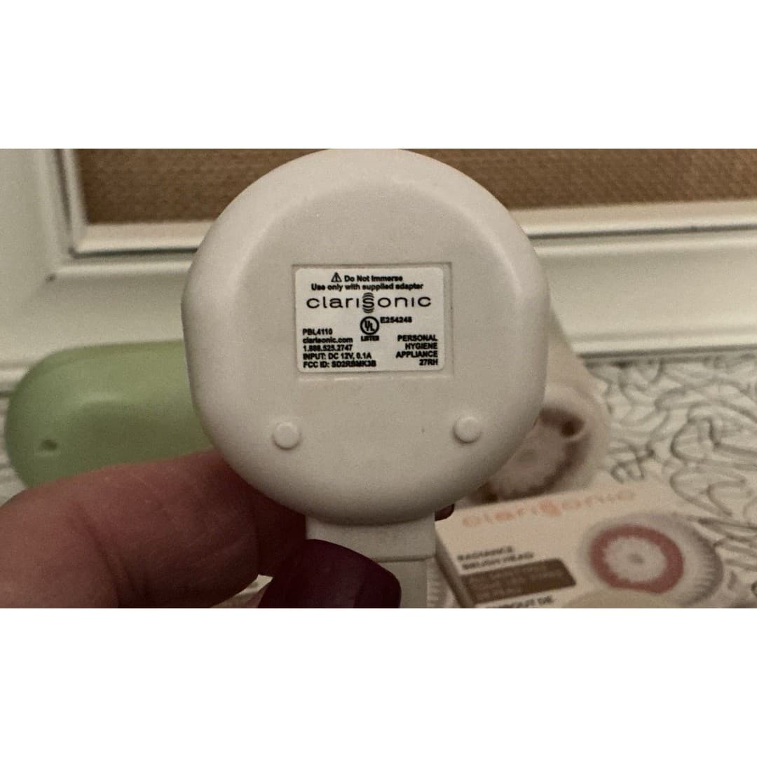 Clarisonic Mia Electric Facial Cleansing Brush - Extras - Thumbnail 4