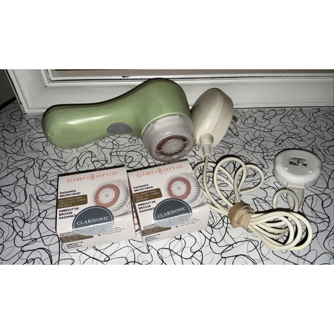 Clarisonic Mia Electric Facial Cleansing Brush - Extras - Thumbnail 2