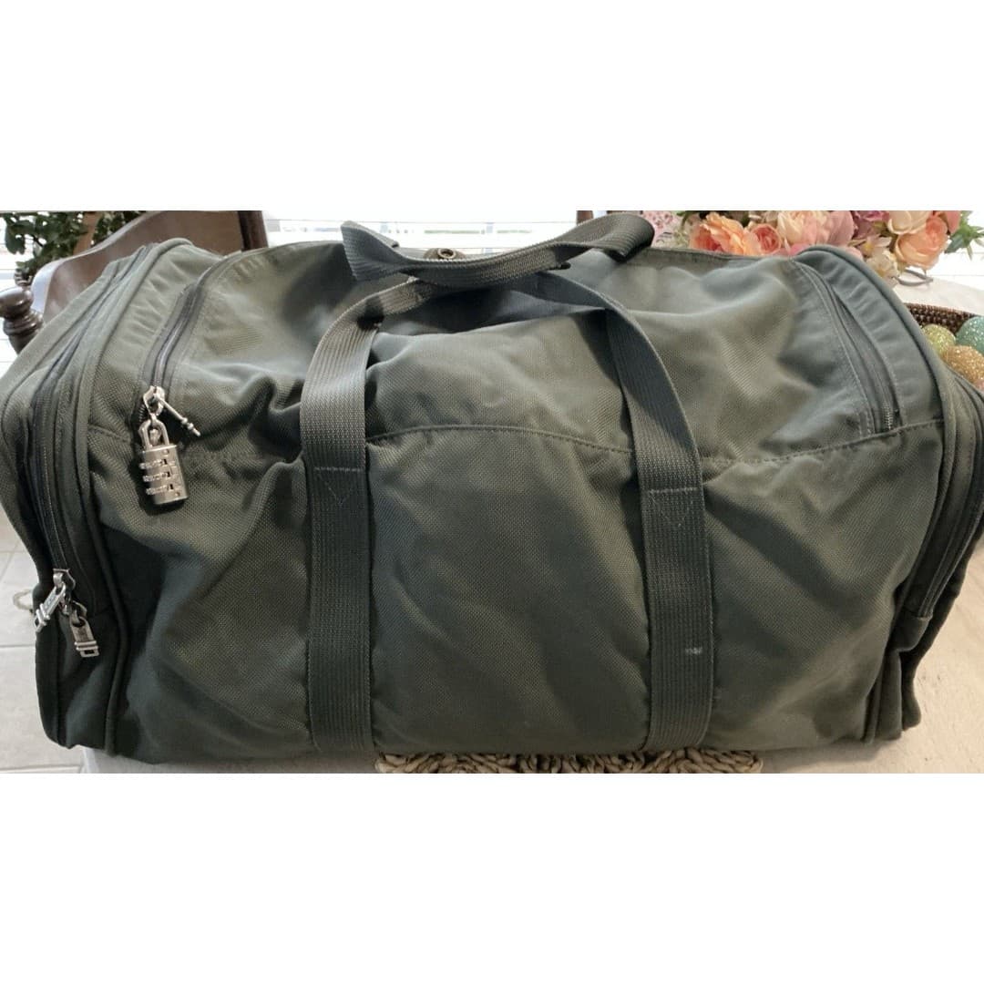 TUMI Travel Duffle Bag Green Forrest Gym Bag Weekender Bag Leather Strap - Thumbnail 4