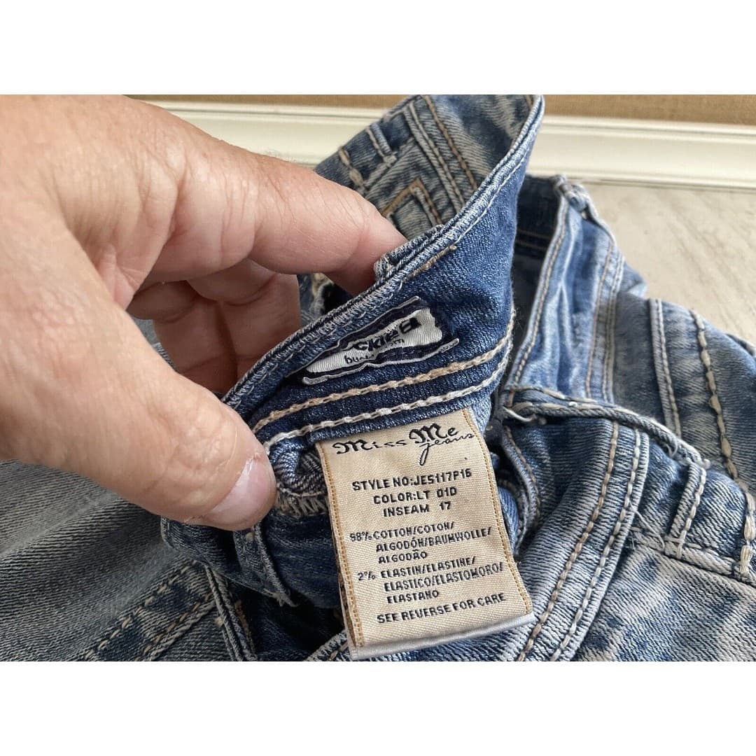 MISS ME Cross Wings Capri Jeans Embellished Size 29 JE5117P15 Western Cropped - Thumbnail 4