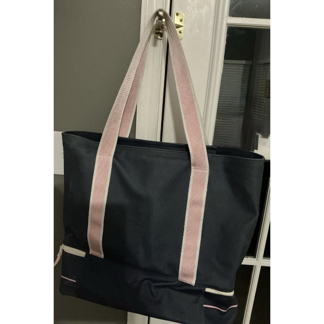 Vineyard Vines for Target Whale Line Beach Bag Tote Pockets Zipper Navy Pink - Thumbnail 6
