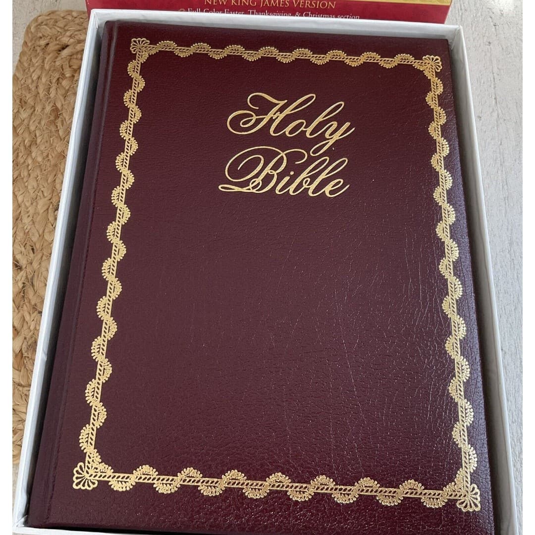 LIGHTING THE WAY FAMILY BIBLE Thomas Kinkade Illustrated NKJV - Thumbnail 2