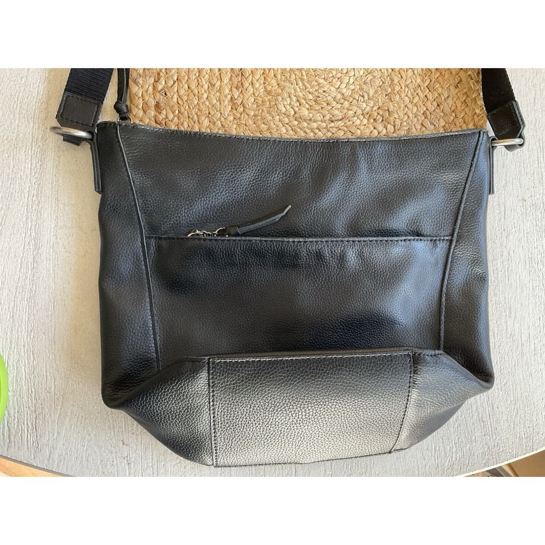 The Sak Black Soft Leather Handbag Shoulder Bag Purse Pebbled Leather Medium Bag - Thumbnail 6