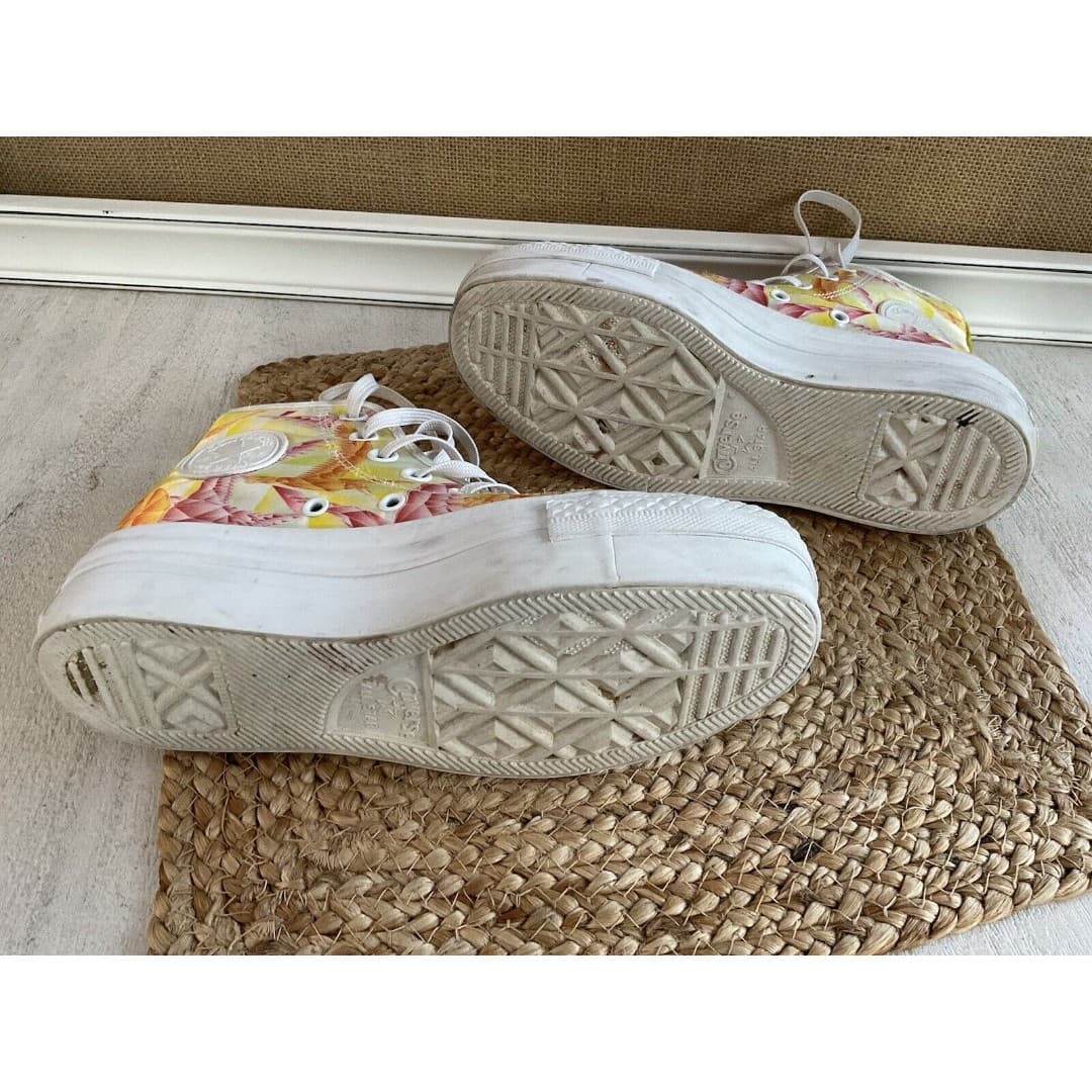 CONVERSE WOMEN'S CHUCK TAYLOR ALL STAR - "GEOMETRIC" COLLECTION Sz 5 - Thumbnail 5