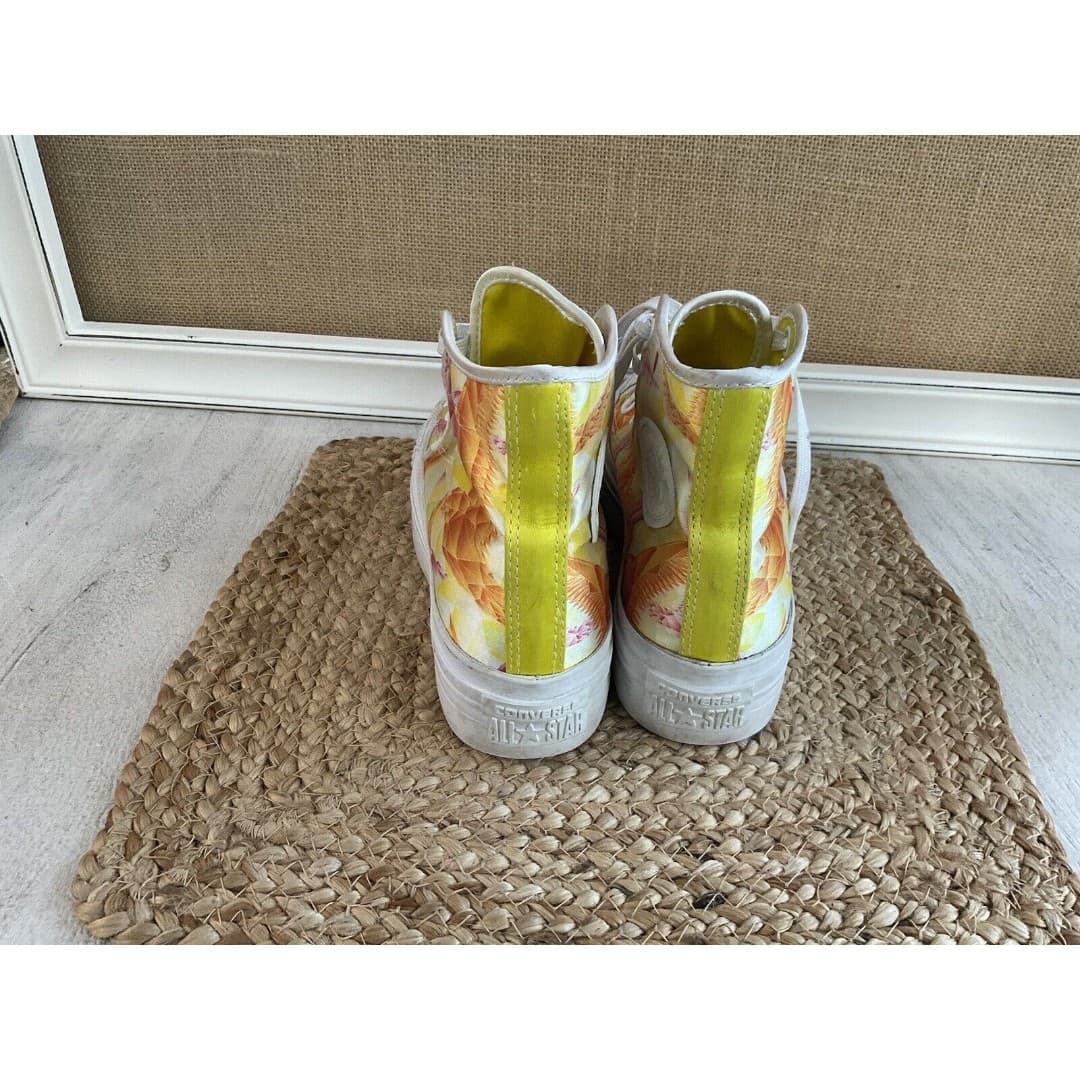 CONVERSE WOMEN'S CHUCK TAYLOR ALL STAR - "GEOMETRIC" COLLECTION Sz 5 - Thumbnail 4