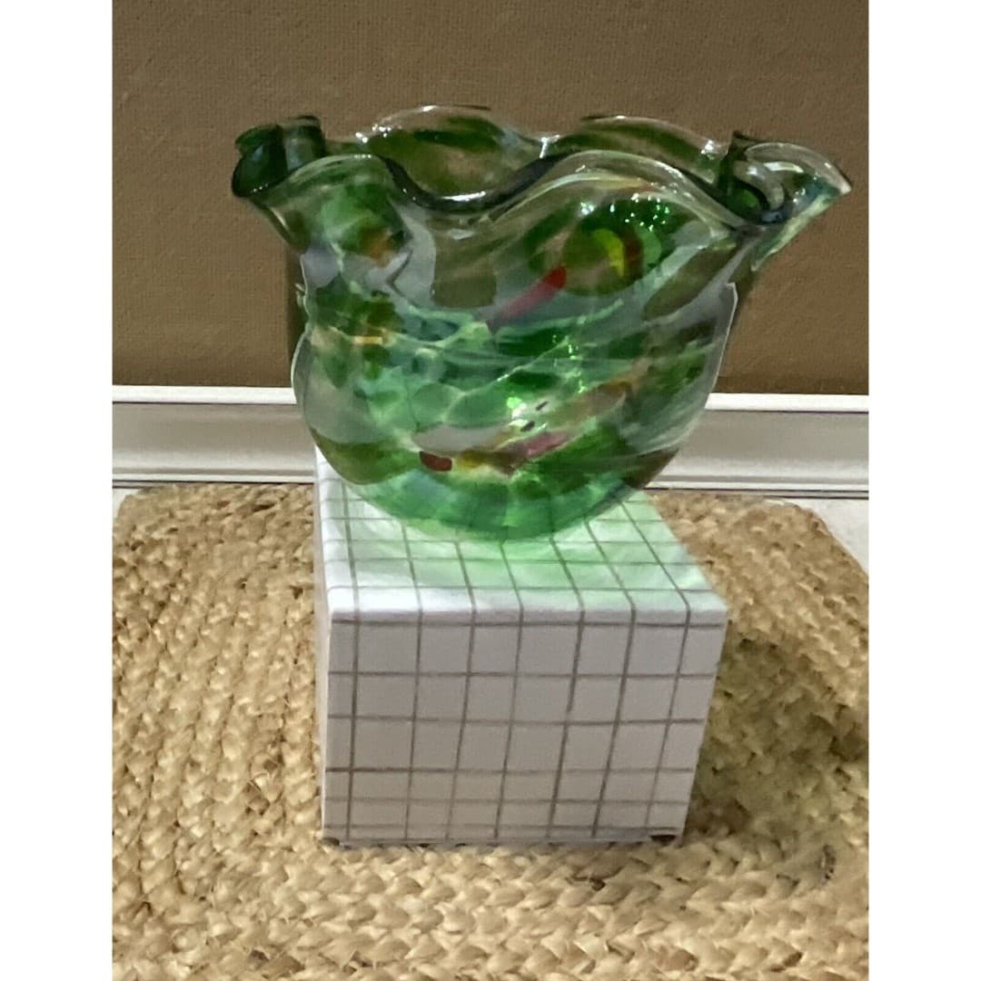 Ruffled Art Glass Bowl Hand Blown Green W/colors 6 X 4 - Thumbnail 4