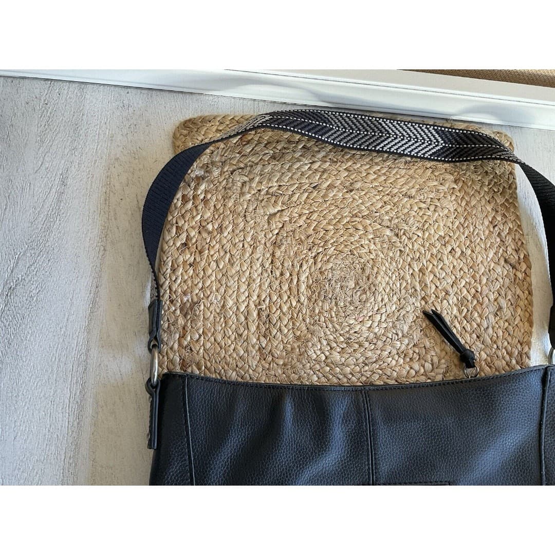 The Sak Black Soft Leather Handbag Shoulder Bag Purse Pebbled Leather Medium Bag - Thumbnail 4