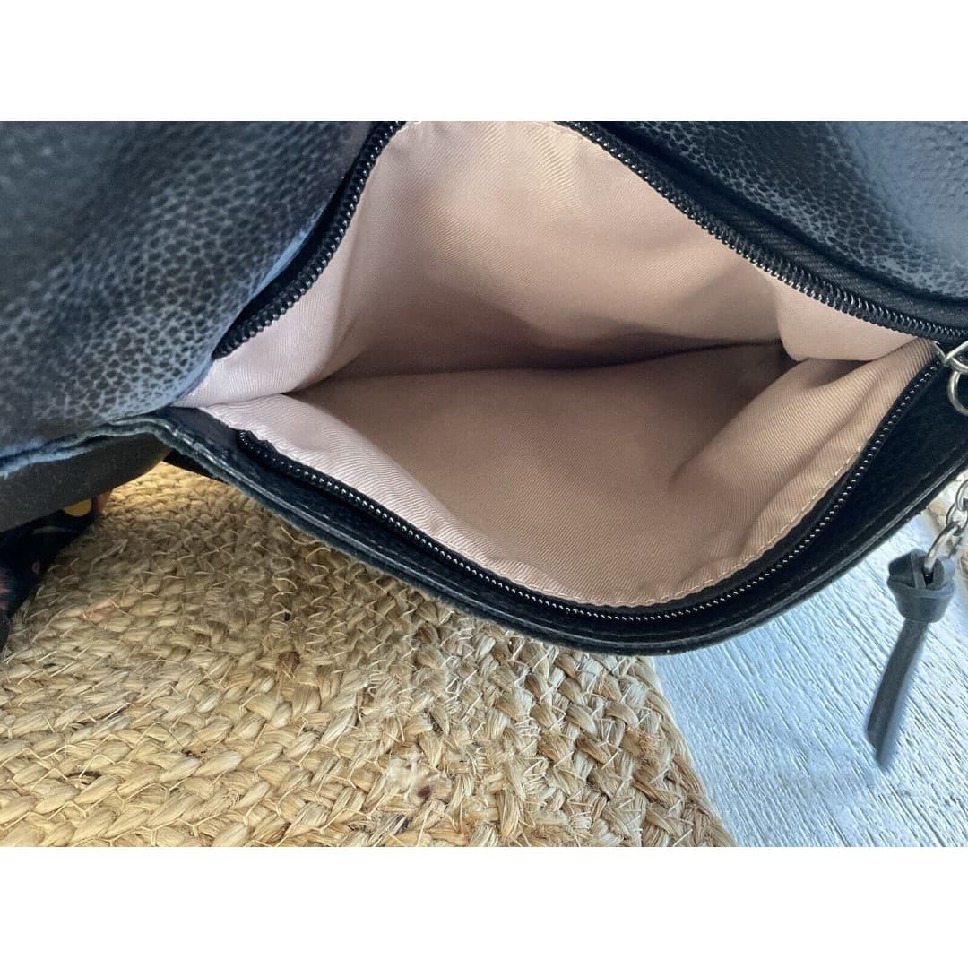 The Sak Black Soft Leather Handbag Shoulder Bag Purse Pebbled Leather Medium Bag - Thumbnail 9