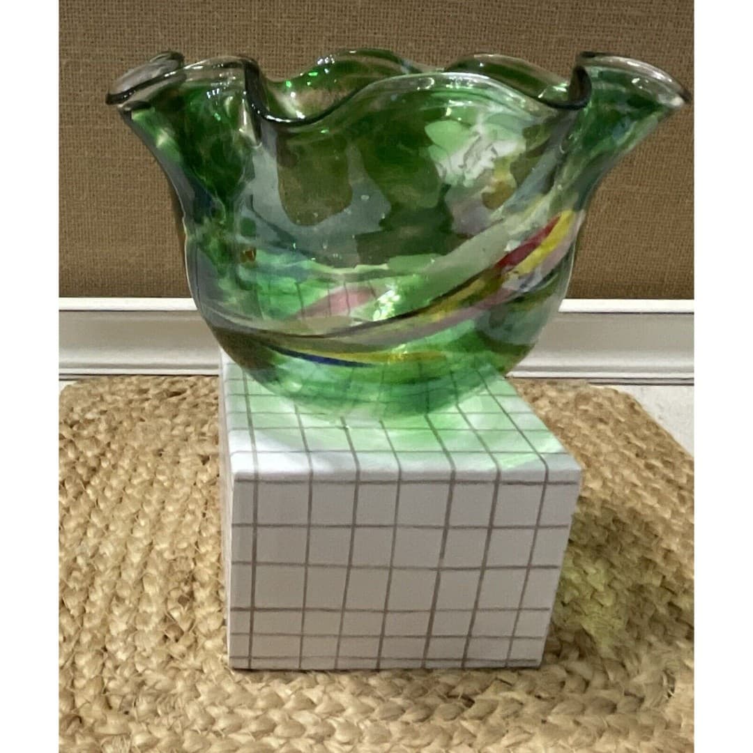 Ruffled Art Glass Bowl Hand Blown Green W/colors 6 X 4 - Thumbnail 7
