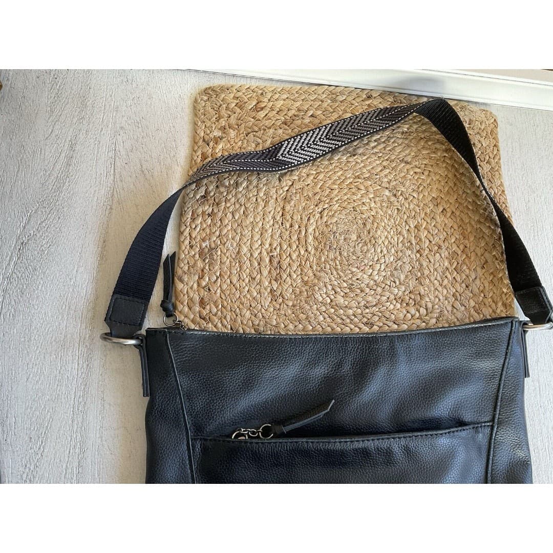 The Sak Black Soft Leather Handbag Shoulder Bag Purse Pebbled Leather Medium Bag - Thumbnail 7