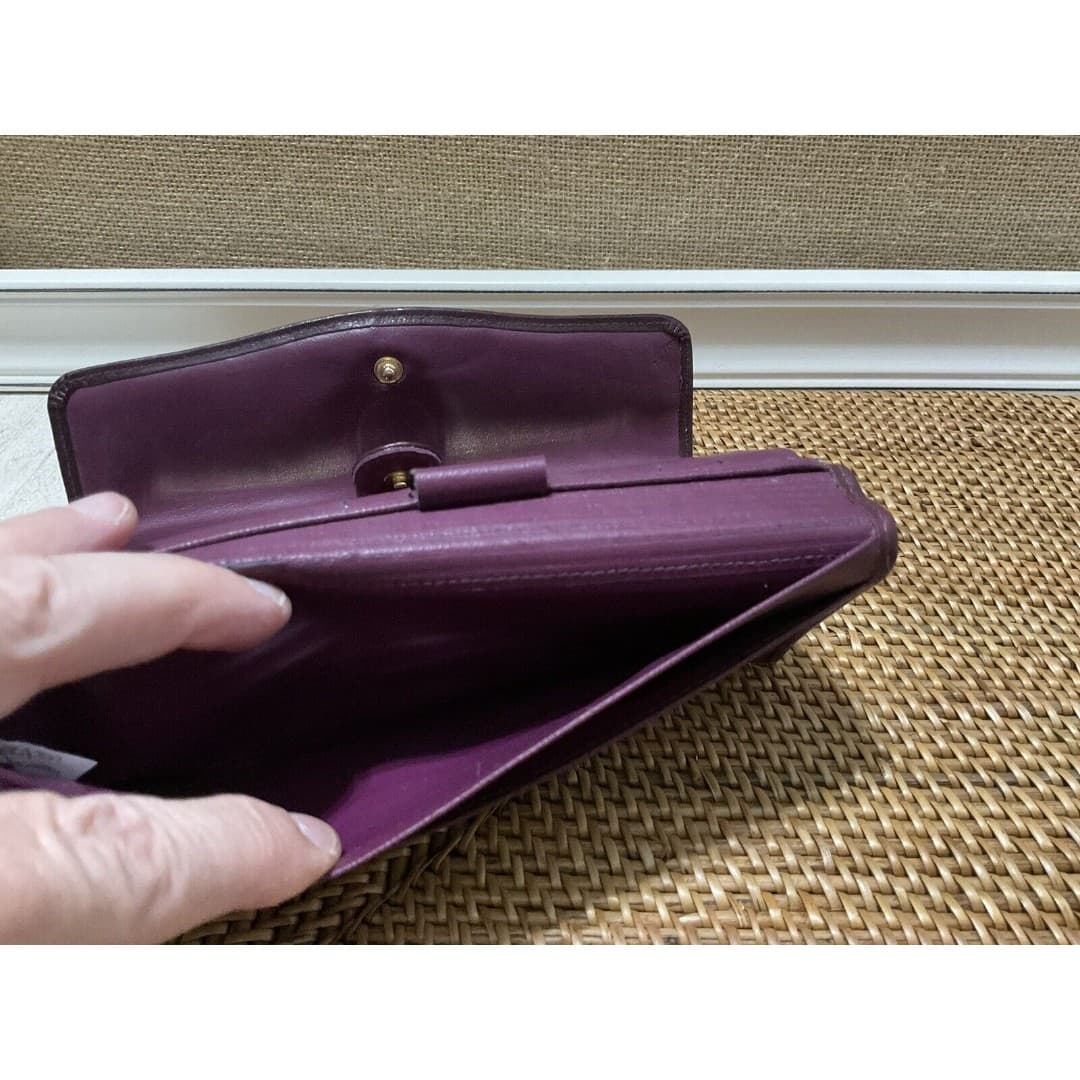 BUXTON Women's "Heiress Organizer” Burgundy tri-fold Clutch wallet - Thumbnail 9