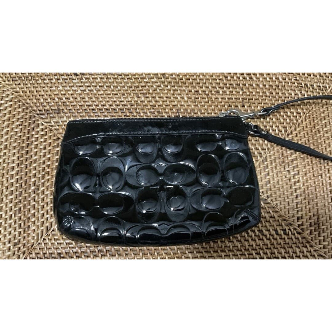 Authenticated Coach Black Patent Leather Embossed Wristlet - Thumbnail 2
