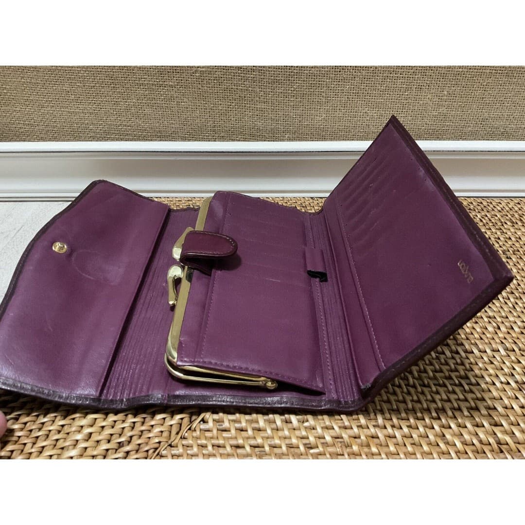BUXTON Women's "Heiress Organizer” Burgundy tri-fold Clutch wallet - Thumbnail 7