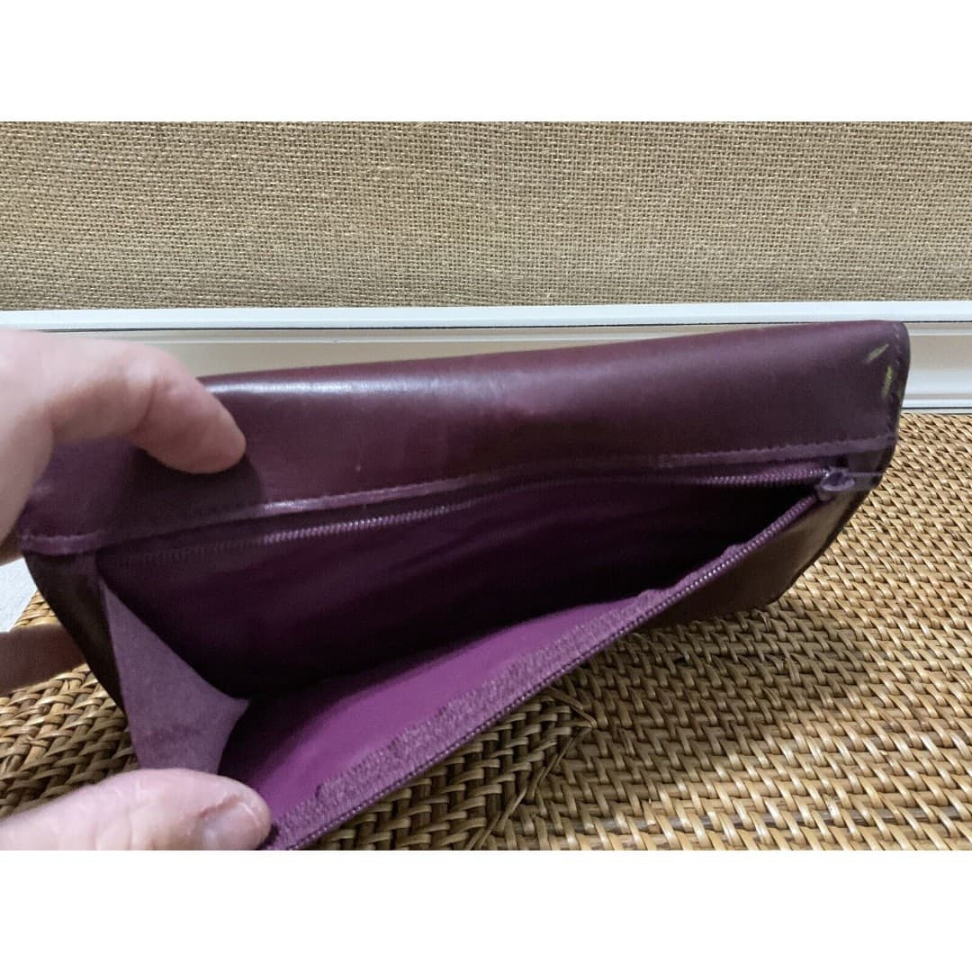 BUXTON Women's "Heiress Organizer” Burgundy tri-fold Clutch wallet - Thumbnail 4