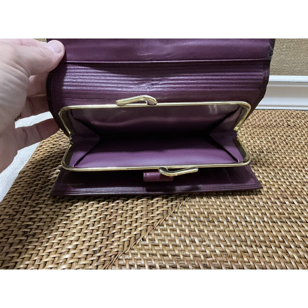 BUXTON Women's "Heiress Organizer” Burgundy tri-fold Clutch wallet - Thumbnail 6
